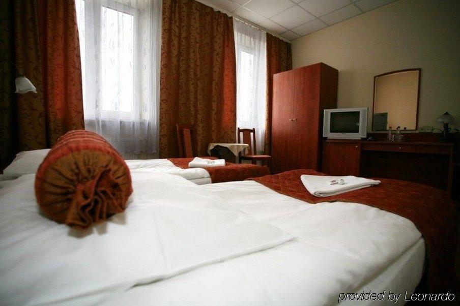 Hotel Arkadia Legnica Chambre photo