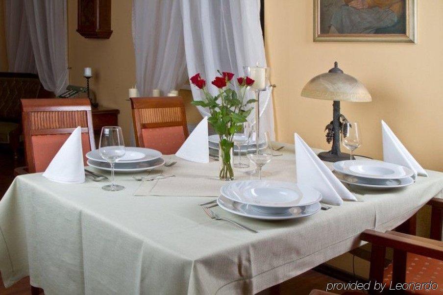 Hotel Arkadia Legnica Extérieur photo