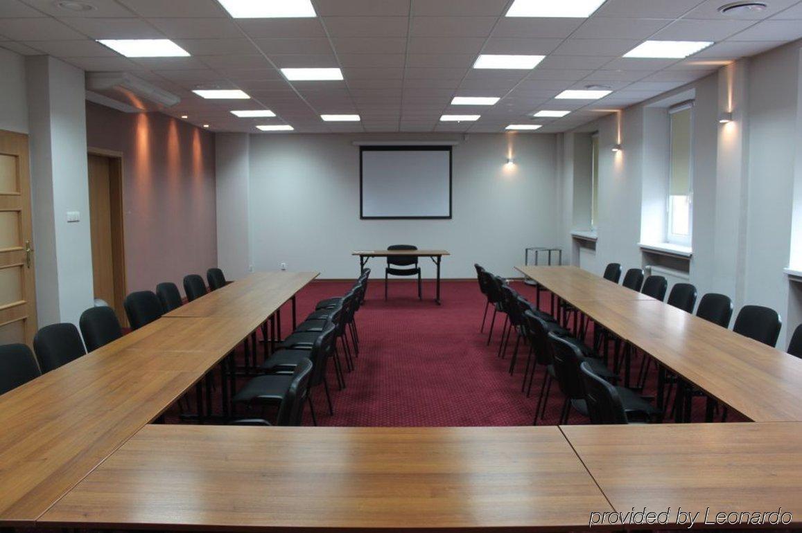 Hotel Arkadia Legnica Extérieur photo