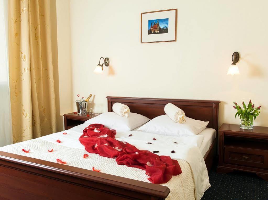 Hotel Arkadia Legnica Extérieur photo