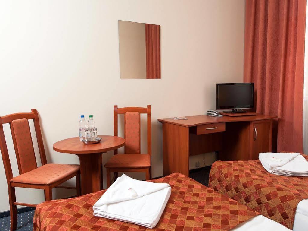 Hotel Arkadia Legnica Extérieur photo